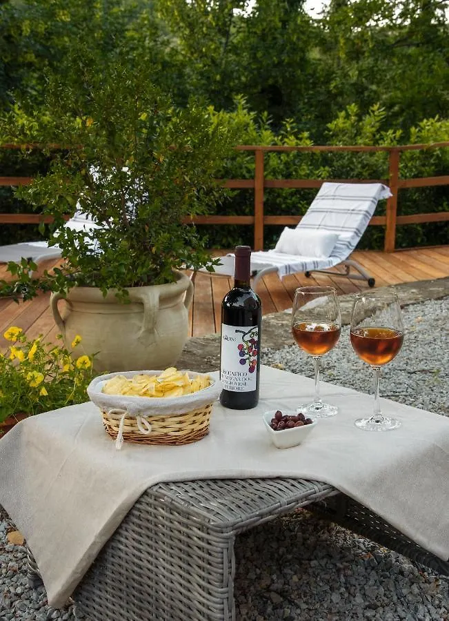 Hotel Il borgo Casteldelci 0*,  Italia